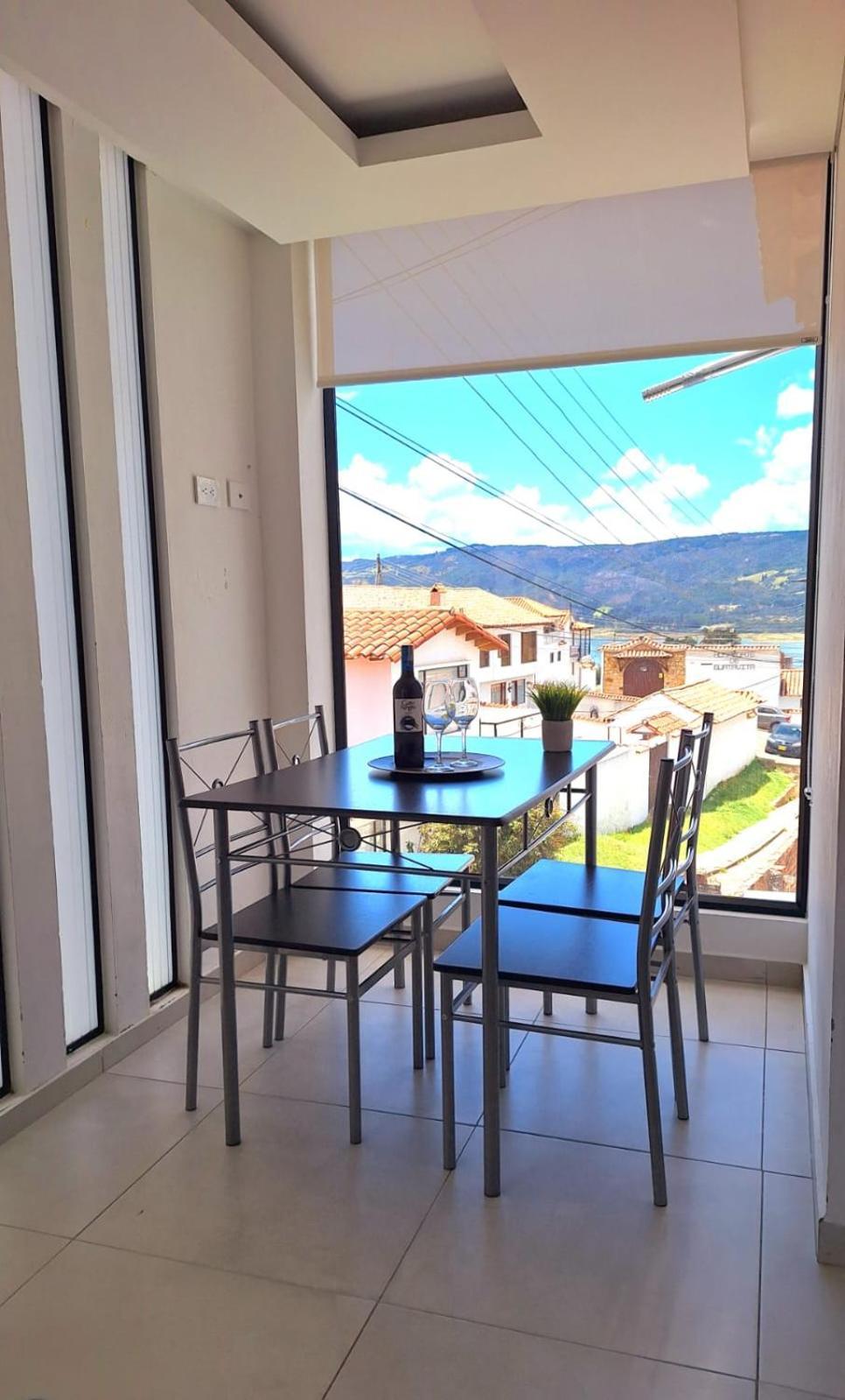 Appartement 202 *